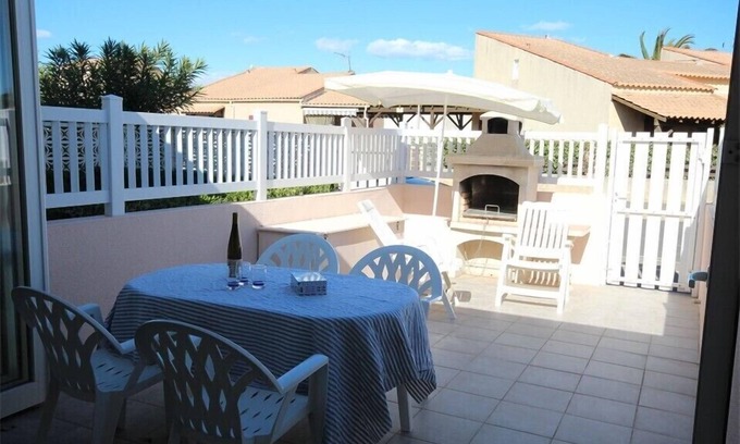 Portiragnes-Plage House | Holiday house with airco bedrooms, for 4 persons, residence LES MARINES, at only 150m from the.