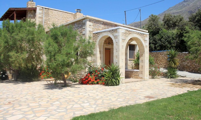 Triopetra House | Holiday house with pool, large garden, idyllic and calm, wifi | Triopetra, Crete