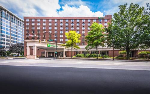 Bluemont Hotel | Holiday Inn Arlington at Ballston by IHG