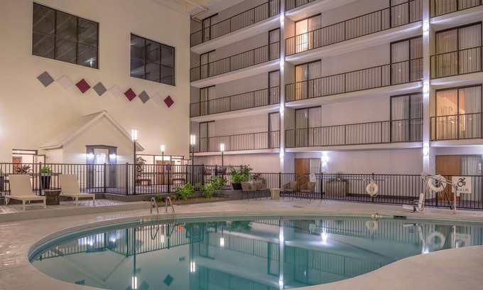Auburn Hotel | Holiday Inn Auburn-Finger Lakes Region by IHG