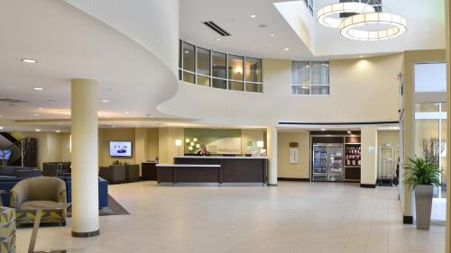 Canton Hotel | Holiday Inn Canton-Belden Village by IHG
