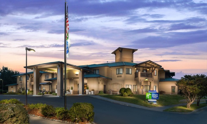 McKinleyville Hotel | Holiday Inn Express Arcata/Eureka - Airport Area by IHG