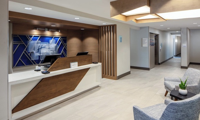 Turlock Hotel | Holiday Inn Express and Suites Turlock by IHG