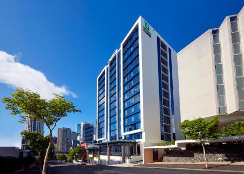 Spring Hill Hotel | Holiday Inn Express Brisbane Central by IHG