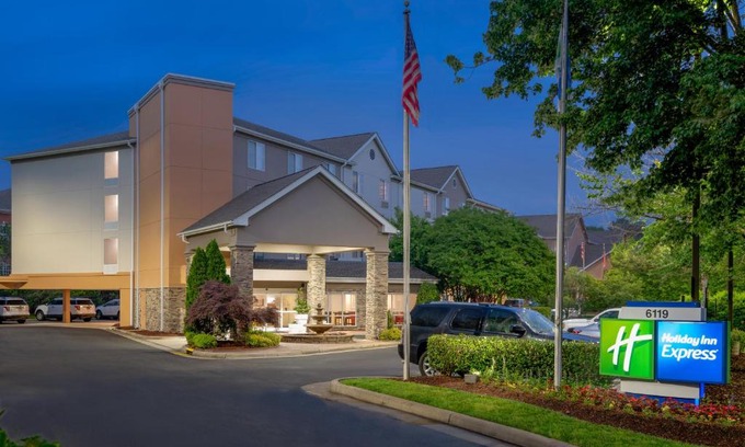 Chapel Hill Hotel | Holiday Inn Express Chapel Hill by IHG