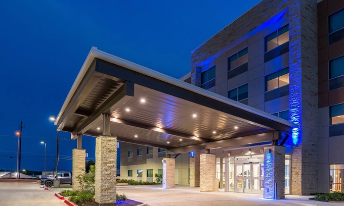 Brownwood Hotel | Holiday Inn Express Early by IHG