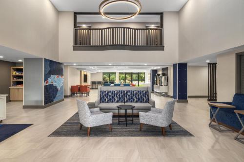 Terry Sanford Hotel | Holiday Inn Express Fayetteville Fort Bragg by IHG