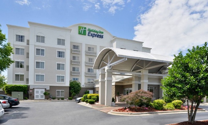 Mooresville Hotel | Holiday Inn Express Hotel & Suites Mooresville - Lake Norman by IHG
