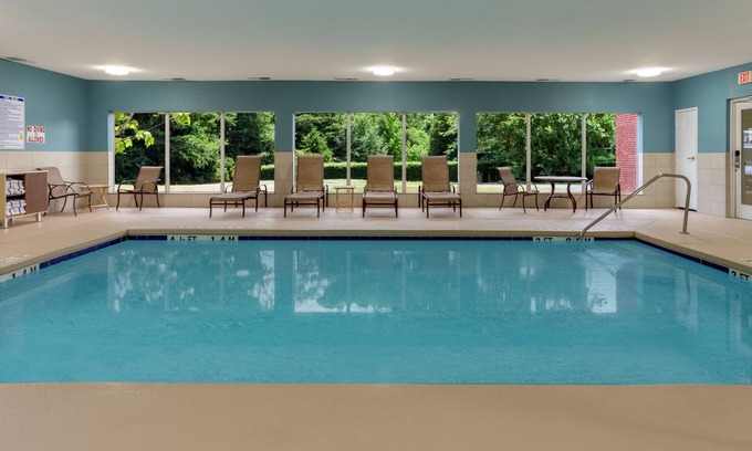 Arrowood Hotel | Holiday Inn Express Hotel & Suites Charlotte Arrowood by IHG