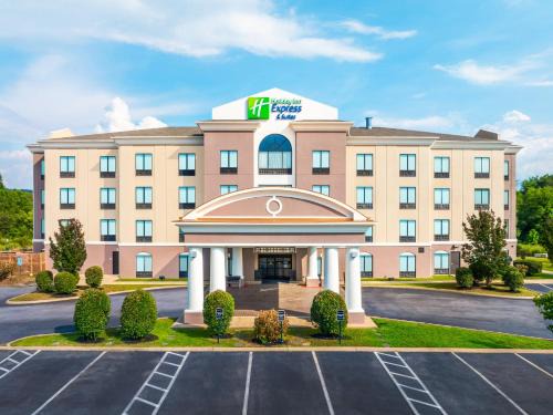 Newport Hotel | Holiday Inn Express Hotel & Suites Newport South by IHG