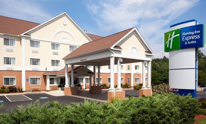 Hudson Hotel | Holiday Inn Express Hotel & Suites Boston-Marlboro by IHG