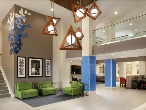 Irving Hotel | Holiday Inn Express Hotel & Suites Irving DFW Airport North by IHG