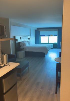 Drums Hotel | Holiday Inn Express Hotel & Suites Drums-Hazelton by IHG