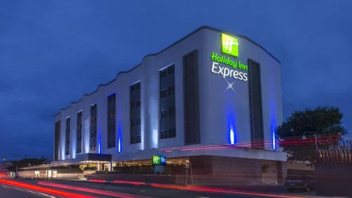 Naucalpan Hotel | Holiday Inn Express Mexico- Toreo by IHG