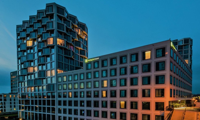 Neuhausen - Nymphenburg Hotel | Holiday Inn Express Munich City West by IHG
