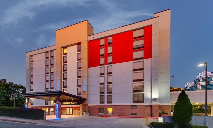 Sandy Springs Hotel | Holiday Inn Express & Suites Atlanta Perimeter Mall Hotel by IHG