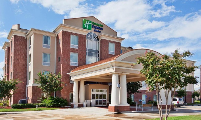 Inniswold Hotel | Holiday Inn Express & Suites Baton Rouge East by IHG