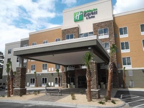 Bolivia Hotel | Holiday Inn Express & Suites Southport - Oak Island Area by IHG