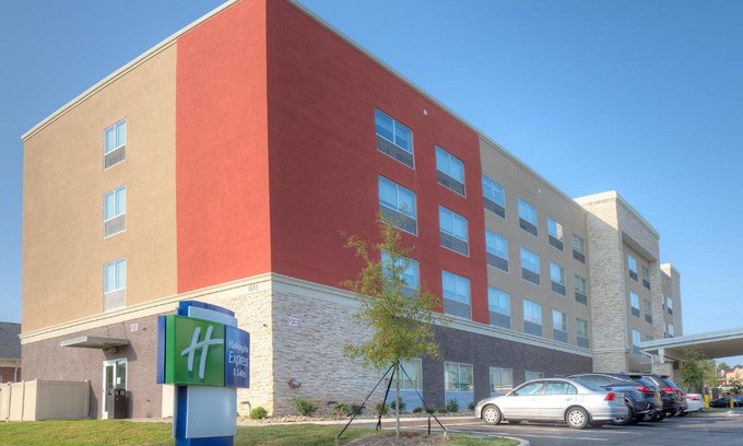 Fort Mill Hotel | Holiday Inn Express & Suites - Fort Mill by IHG