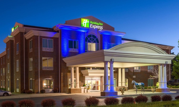 Lexington Hotel | Holiday Inn Express & Suites Lexington Dtwn Area-Keenland by IHG