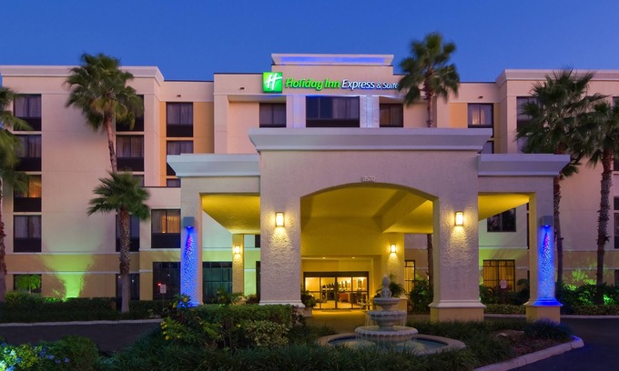Ludlam Hotel | Holiday Inn Express & Suites Kendall East Miami by IHG