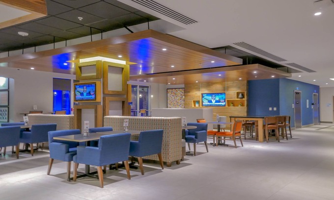 Seybold Hotel | Holiday Inn Express & Suites Miami Airport East by IHG