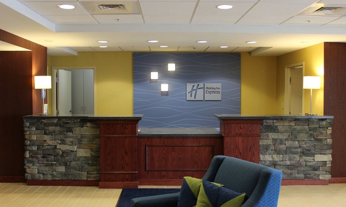 Milford Hotel | Holiday Inn Express & Suites Milford by IHG