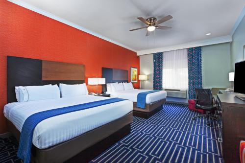 Jacinto City Hotel | Holiday Inn Express & Suites Houston East by IHG
