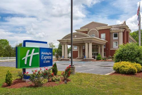 Murphy Hotel | Holiday Inn Express & Suites Murphy by IHG