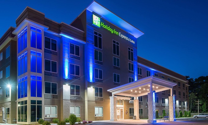 Norwood Hotel | Holiday Inn Express & Suites Norwood-Boston Area by IHG