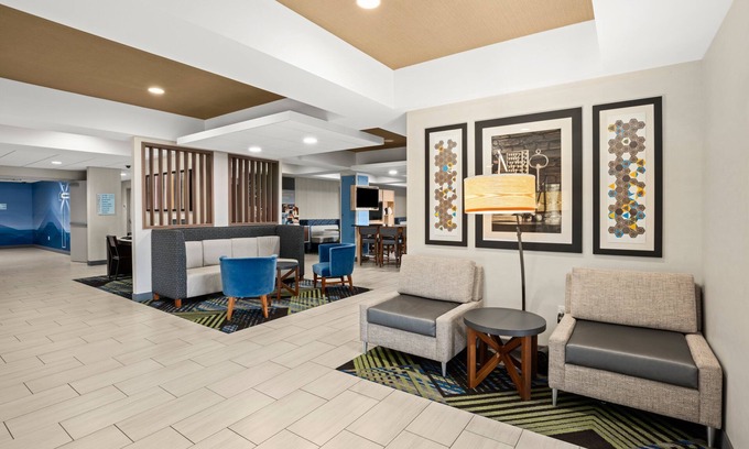 Sumner Hotel | Holiday Inn Express Suites Sumner by IHG