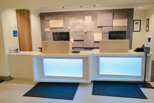 Winona Hotel | Holiday Inn Express Winona by IHG