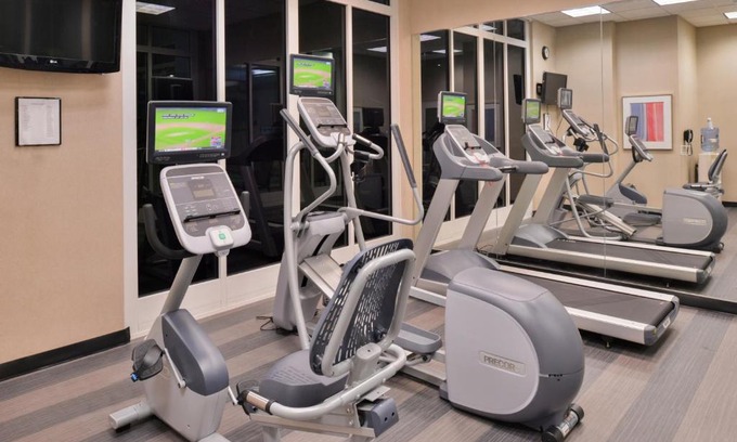 Waldron Hotel | Holiday Inn Kansas City Airport by IHG