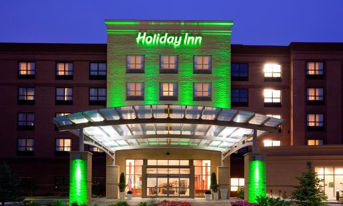 Madison Hotel | Holiday Inn Madison at The American Center by IHG