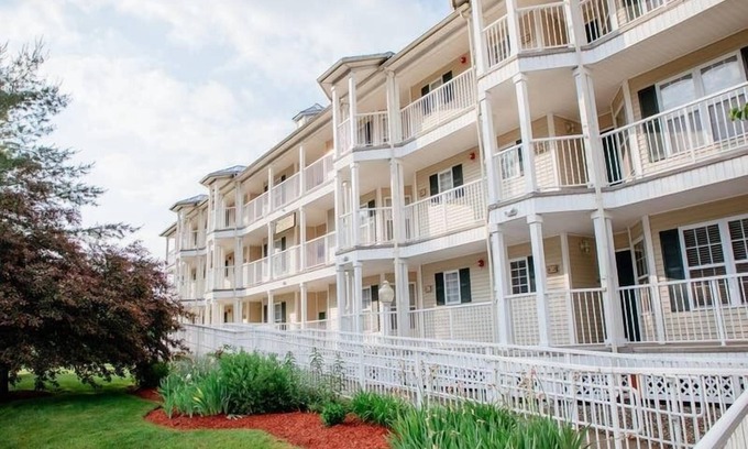 South Lee House | Holiday Inn Oak n' Spruce Resort -1BD Sleeps up to 4