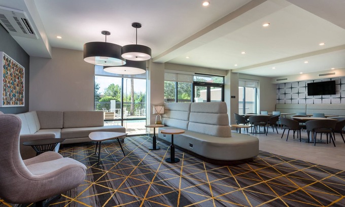 Terrace Park Hotel | Holiday Inn Tampa North by IHG