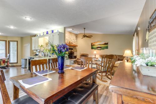 Eureka Springs House | Holiday Island Family Home on 13th Green!