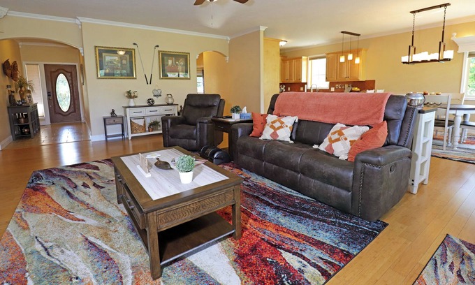 Eureka Springs House | Holiday Island Retreat