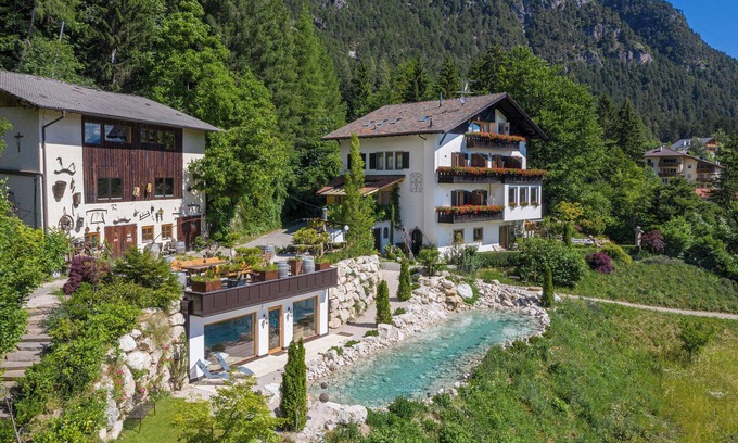 Tesimo Apartment | Holiday Apartment "Hasental" on the Baumannhof with Wi-Fi & Balcony