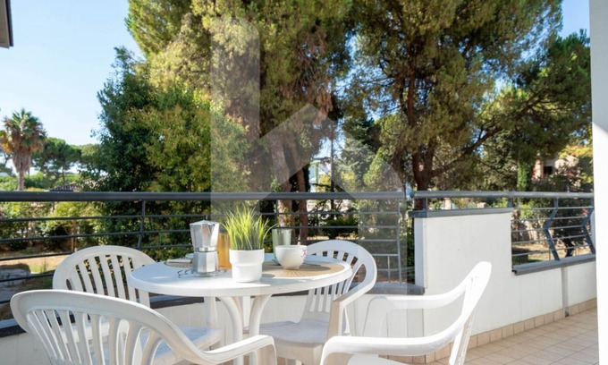 Pineto Apartment | Holiday Rendez Vous 15 - Ground floor apartment with balcony and side sea view