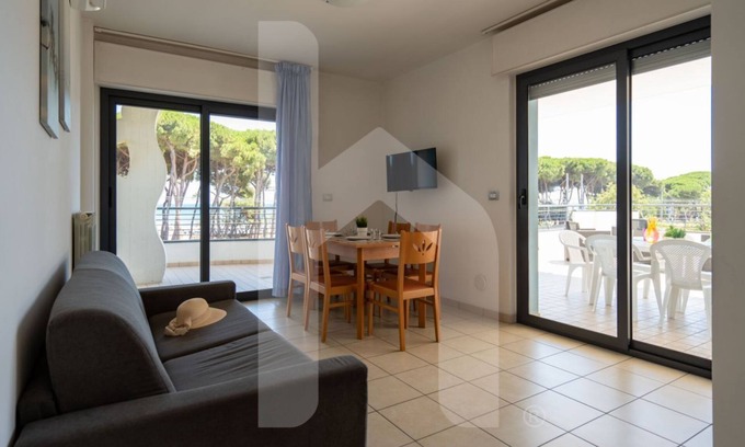 Pineto Apartment | Holiday Rendez Vous 31 - Second floor apartment with terrace facing the sea