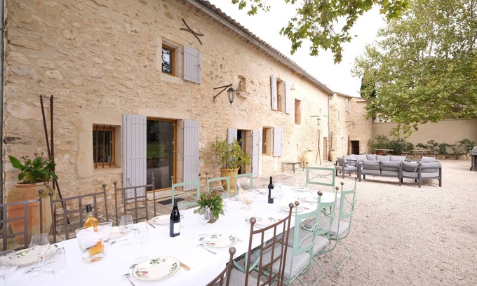 Eygalieres Ski Chalet | Holiday rental farm with pool EYGALIERES LS-447