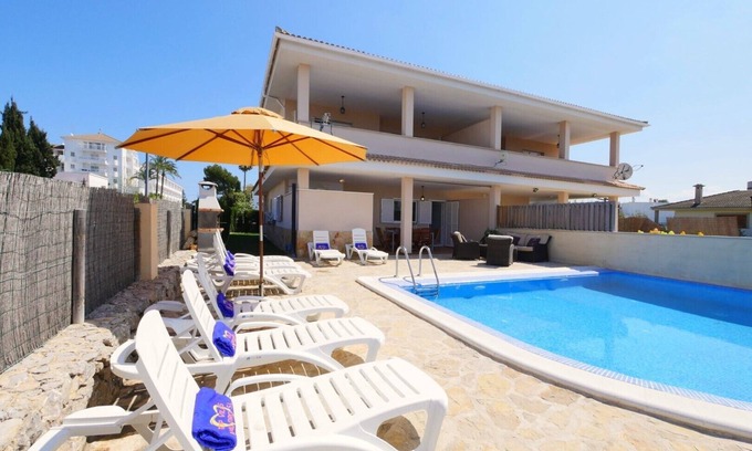 Muro Villa | Holiday Villa Jerónimo with Mountain View, Wi-Fi, Pool, Garden, Terrace & Balcony