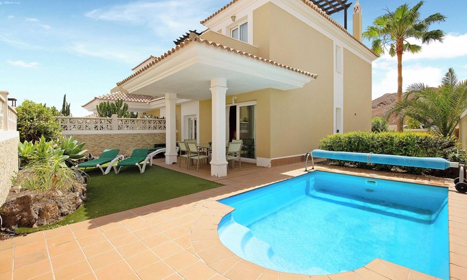 Geafond Villa | Holiday Villa 'Villa Solymar' with Sea View, Private Pool and Wi-Fi