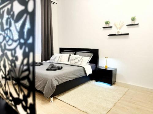 Gesundbrunnen Apartment | HolidayHome Apartments I Spacious Private Room in Heart of Berlin