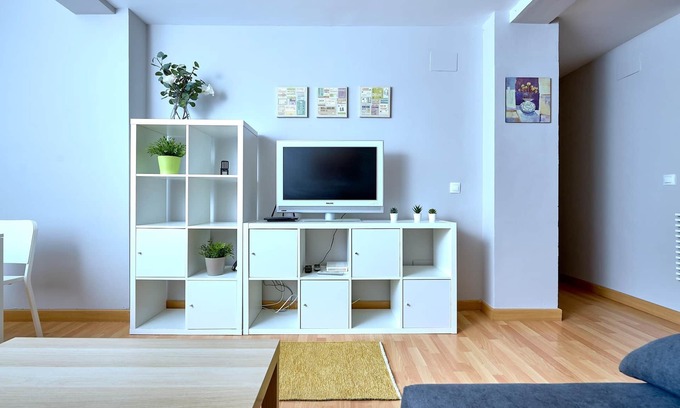 Plaza de Toros Vieja Apartment | Holidays2Malaga Salitre 3 bedroom up to 7 people High speed wifi