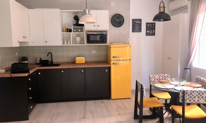 Cruz de Humilladero Apartment | Holidays2Malaga Union Studio Renovated - High Speed WiFi