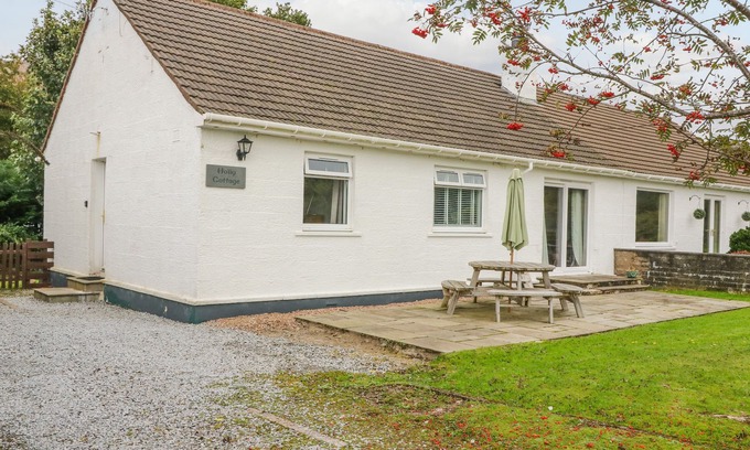 West Laroch Cottage | HOLLY COTTAGE, family friendly, with open fire in Ballachulish