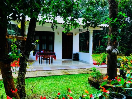 Sigiriya Villa | Holly Flowers Villa