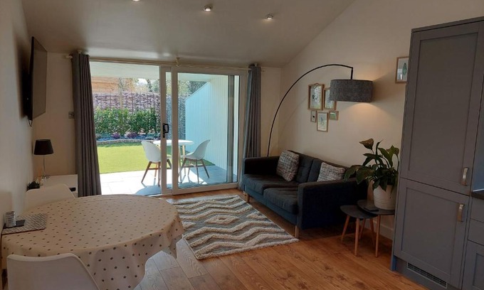 Liverton House | Holly